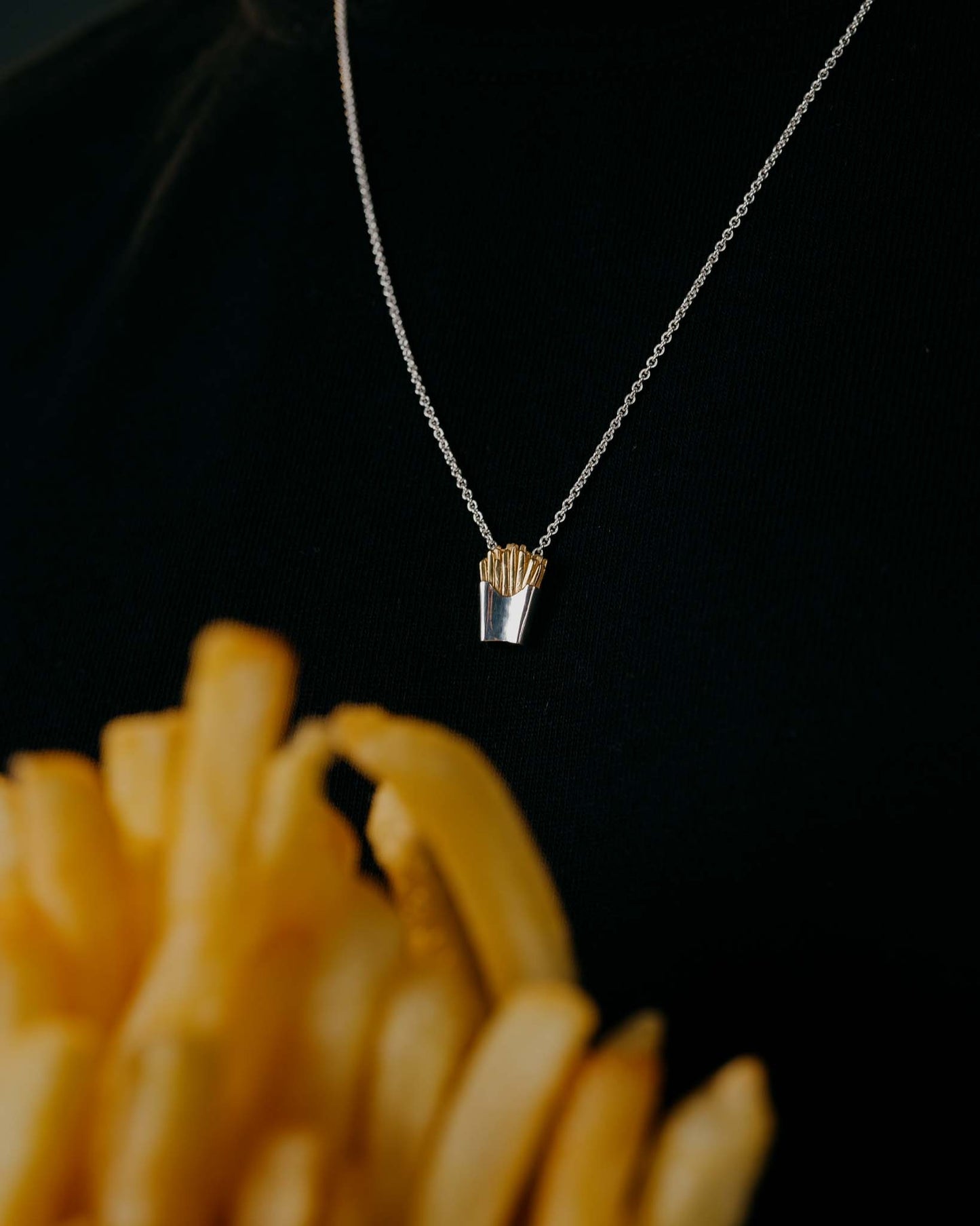 FRIES NECKLACE BITES by Elero