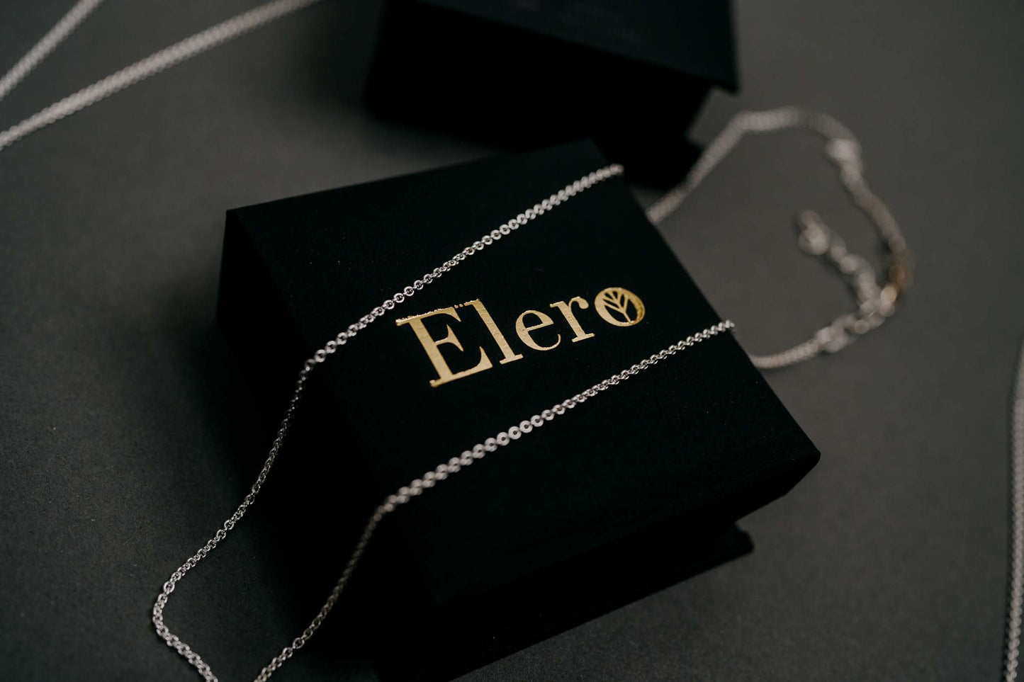 PIZZA NECKLACE BITES by Elero